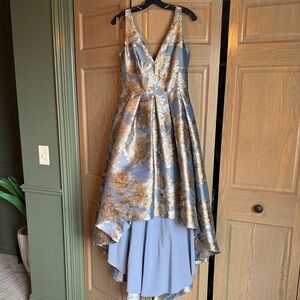 Eliza J like new Chic High-Low Dress in Blue and Gold size 6